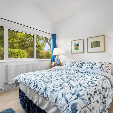 Convenient And Immaculate House In Bransgore Exterior photo