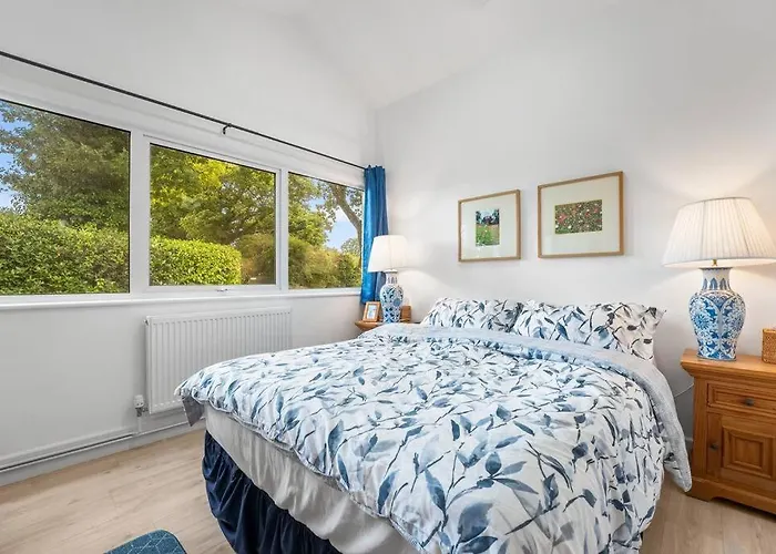 Convenient And Immaculate House In Bransgore