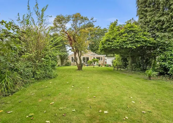 Convenient And Immaculate House In Bransgore