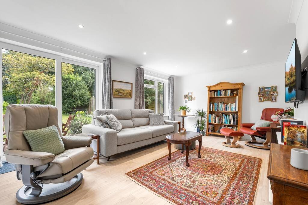 Convenient And Immaculate House In