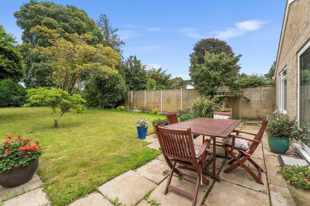 Holiday home Convenient And Immaculate House In *