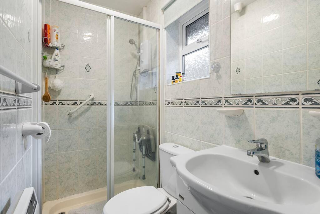 Convenient And Immaculate House In